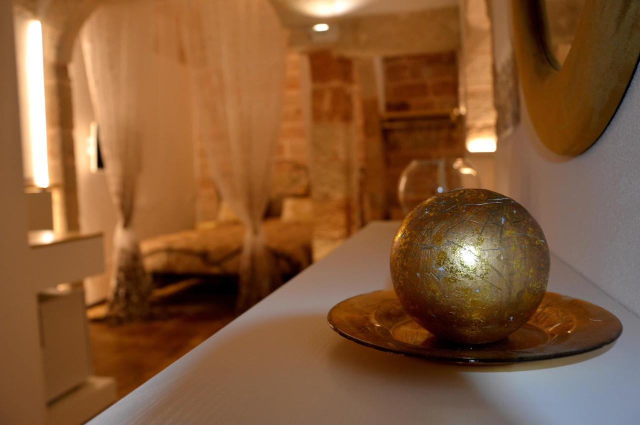 Gold White Exclusive House Hotel โปลีญาโนอามาเร ภายนอก รูปภาพ